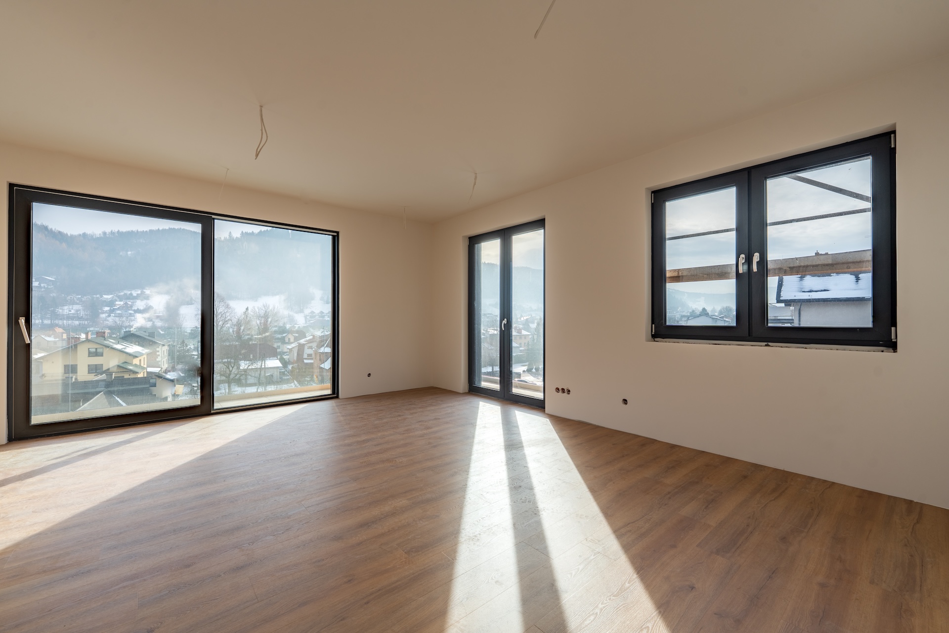 Zdjęcie: Przestronne wnętrza: Światło i przestrzeń: Wnętrza, które otwierają się na góry